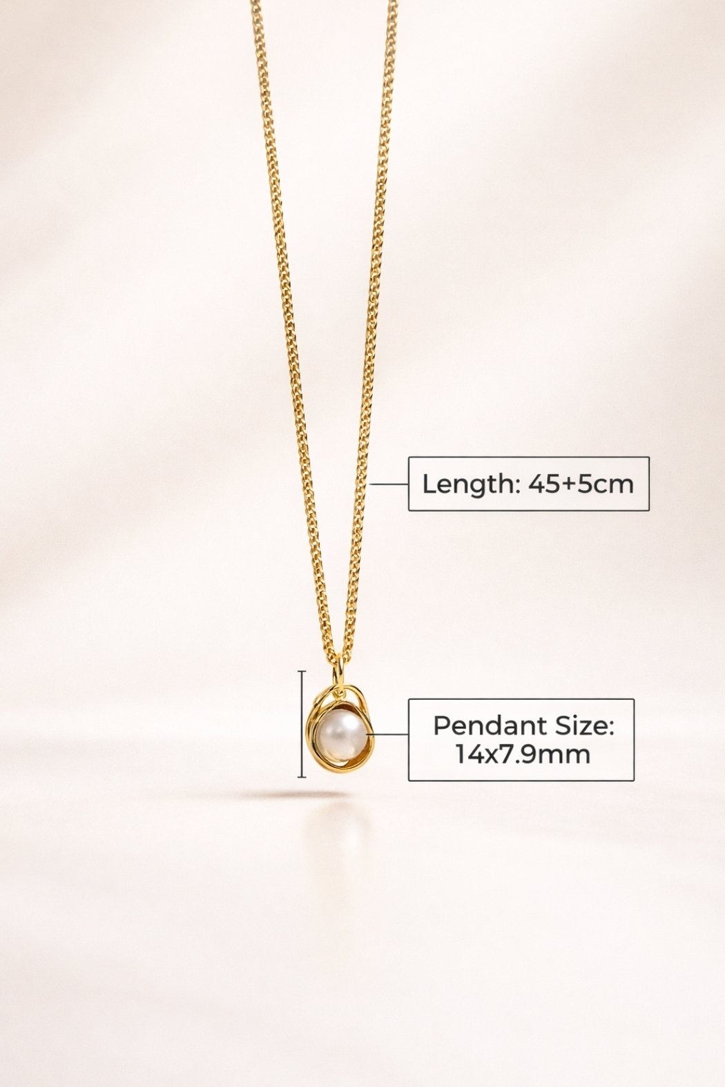 Valora necklace measurements: 45+5 cm chain, 14 x 7.9 mm pendant