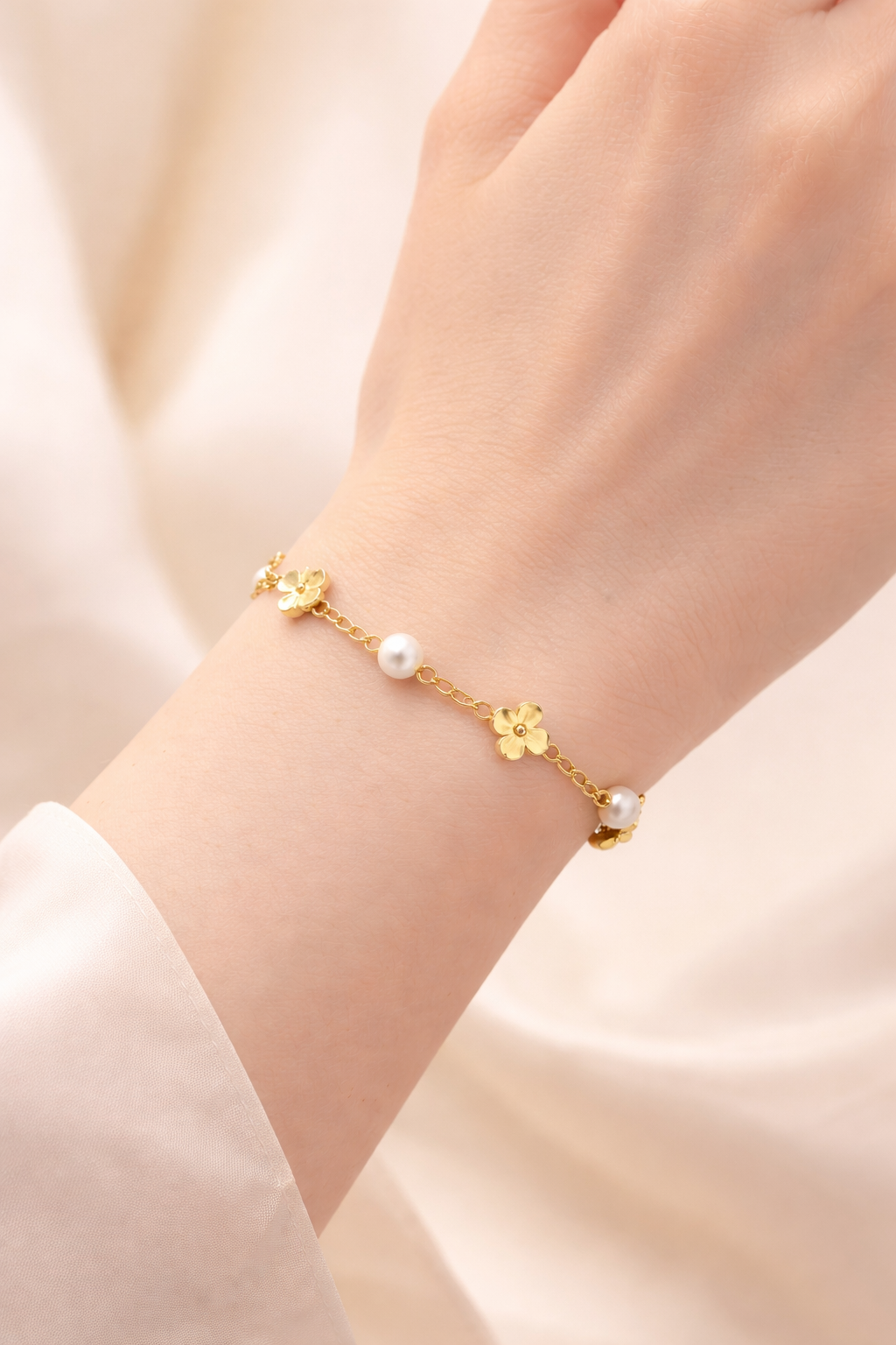 Floral Pearl Gold-Tone Necklace & Bracelet Set