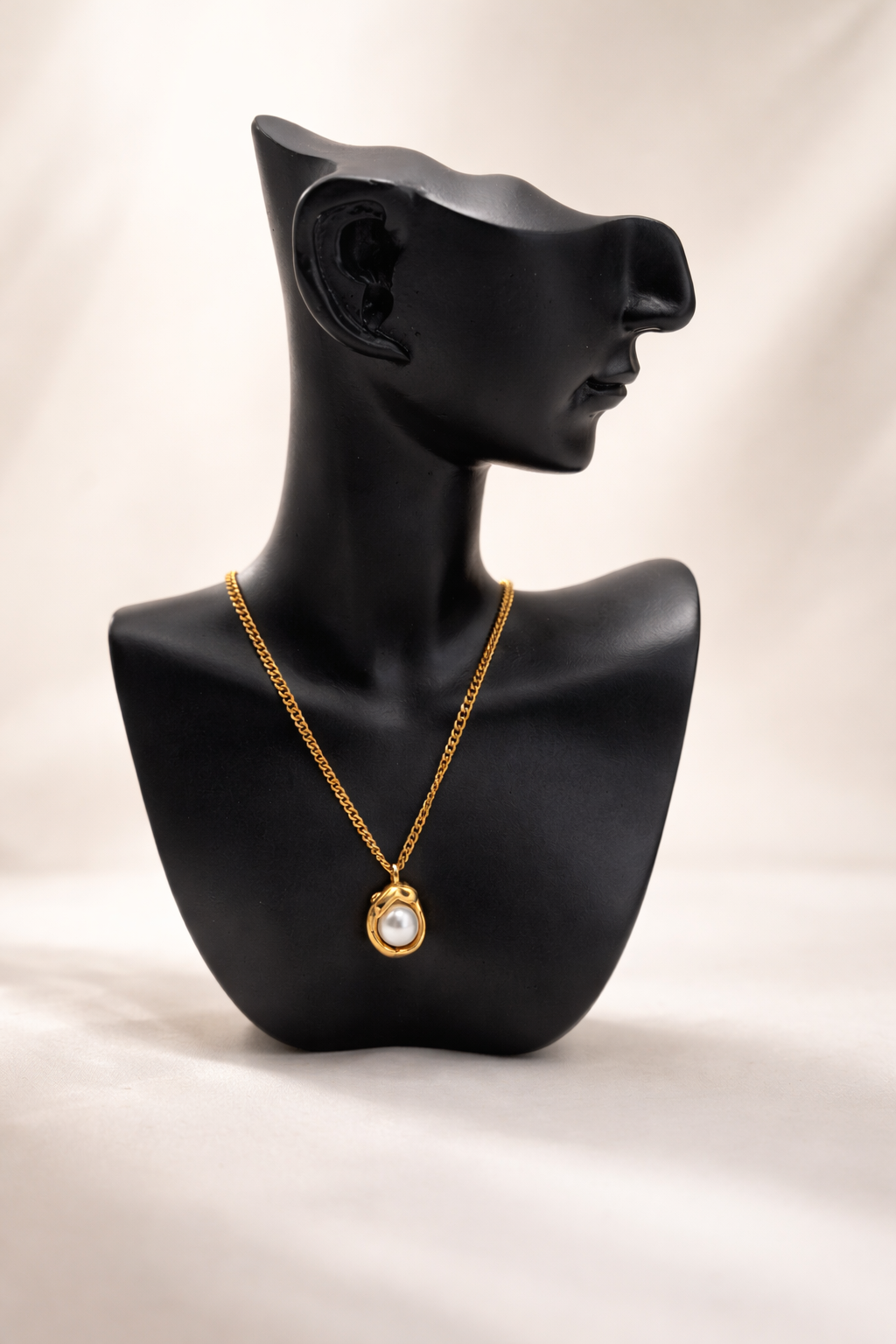 Valora Freshwater Pearl Pendant Necklace | Stainless Steel