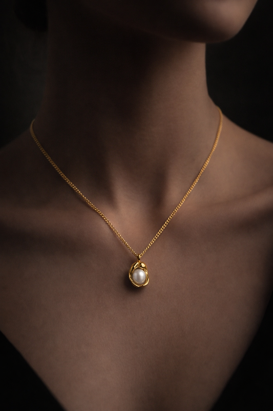 Valora Freshwater Pearl Pendant Necklace | Stainless Steel