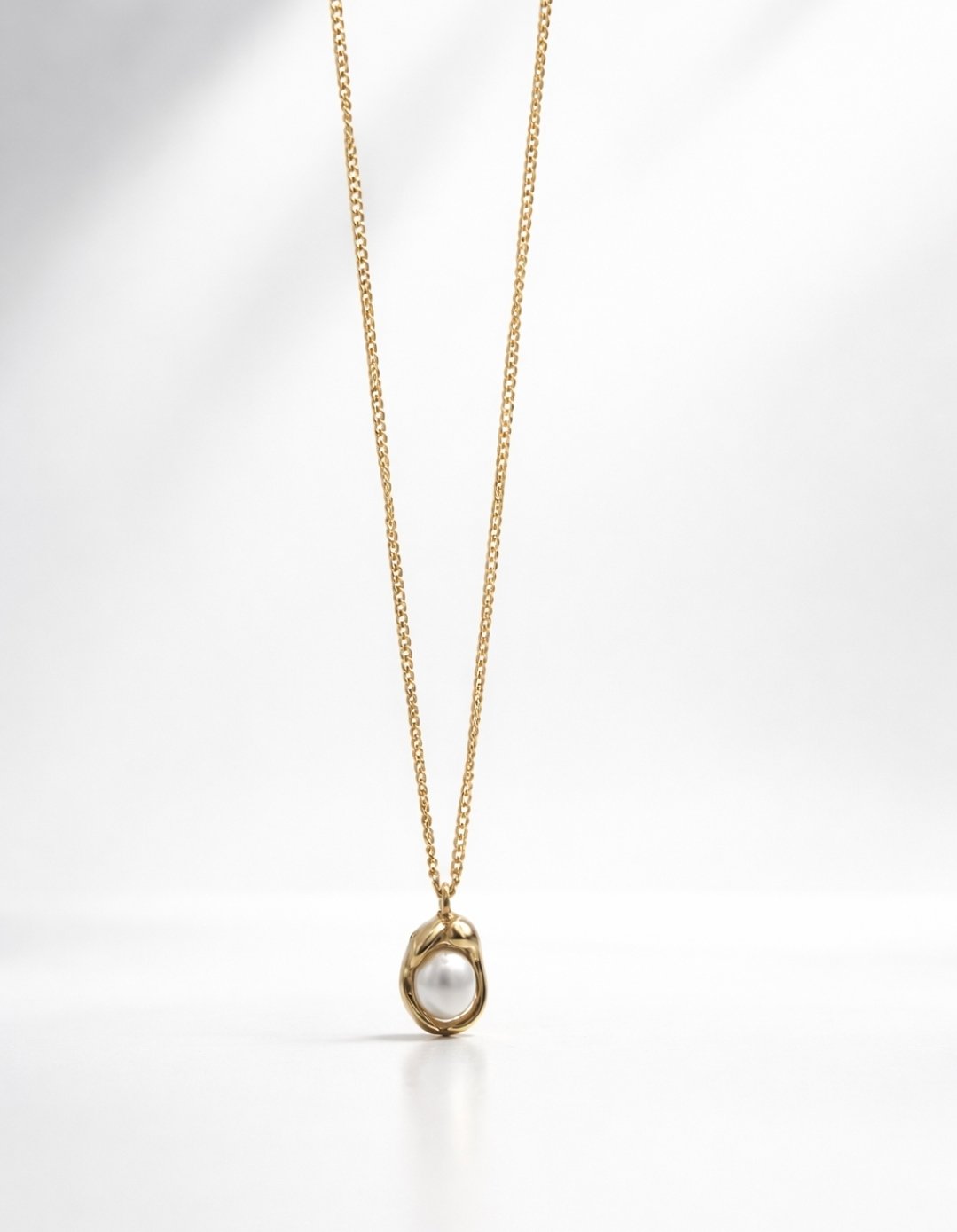 Valora freshwater pearl pendant necklace — full length